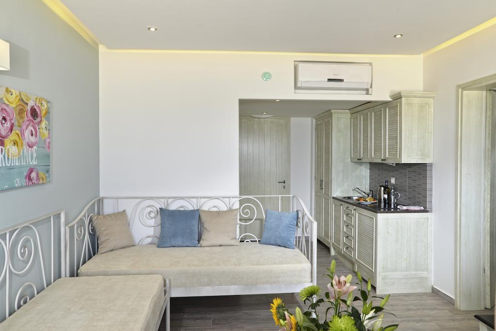 Princess Irini Sea Front Aparthotel Rethymno  Room photo